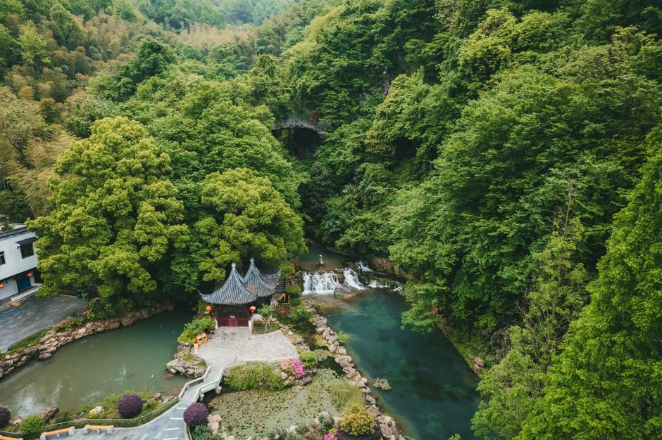 Feng Shui, river