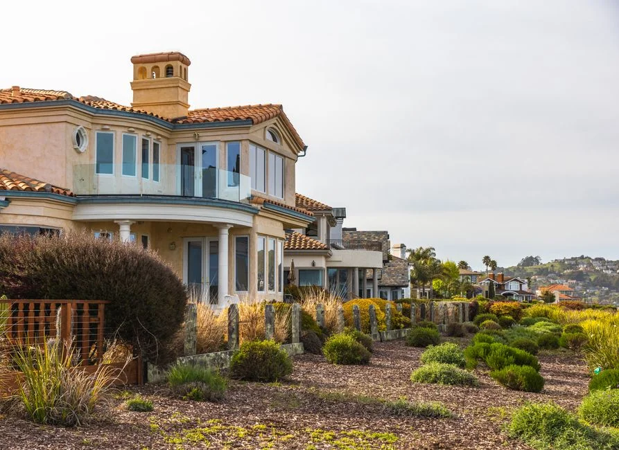 luxury coastal property,