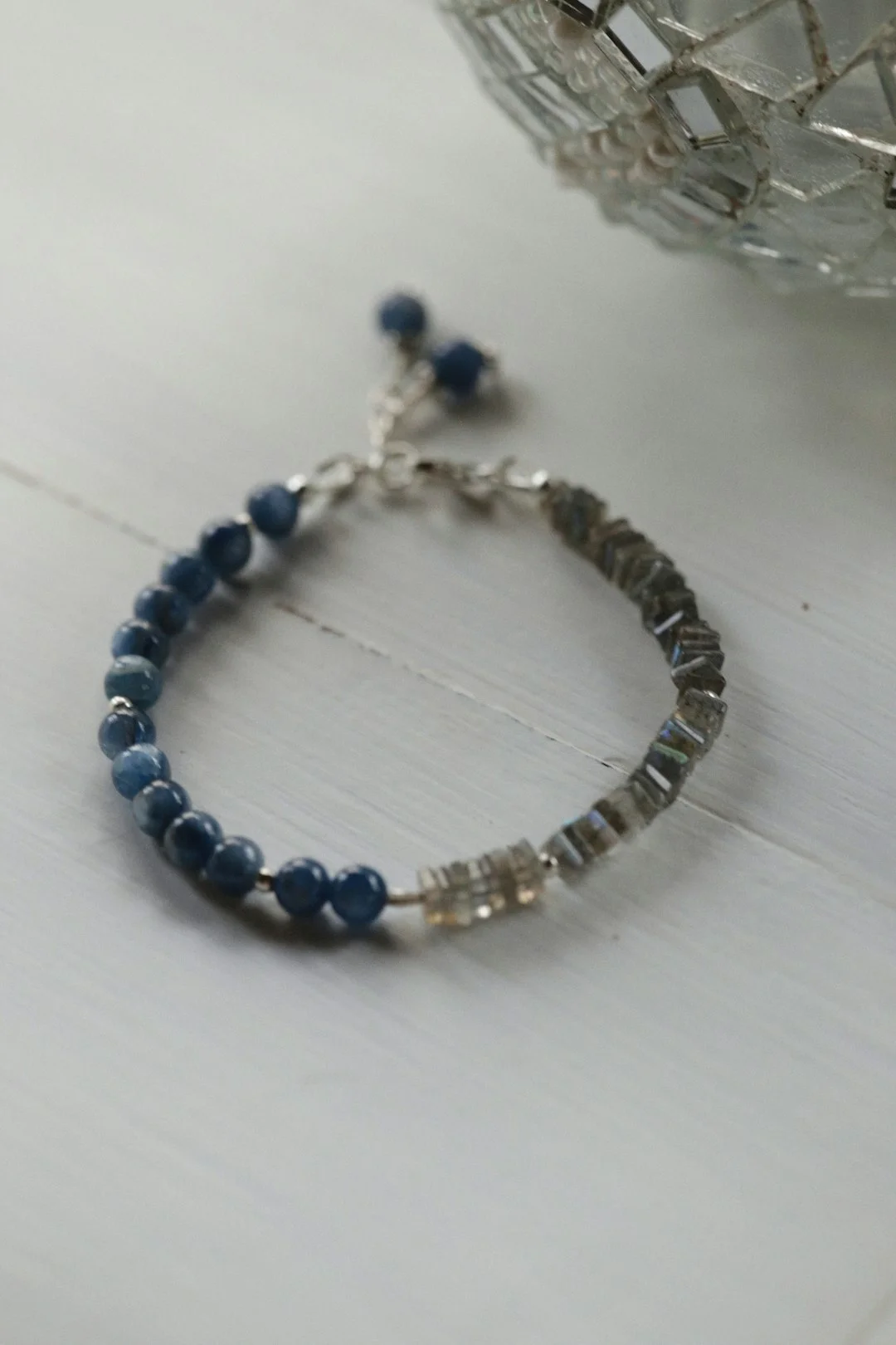 blue kyanite bracelet,