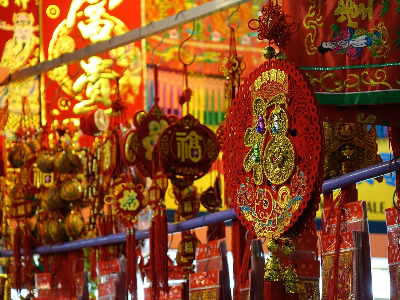 Auspicious colors China,