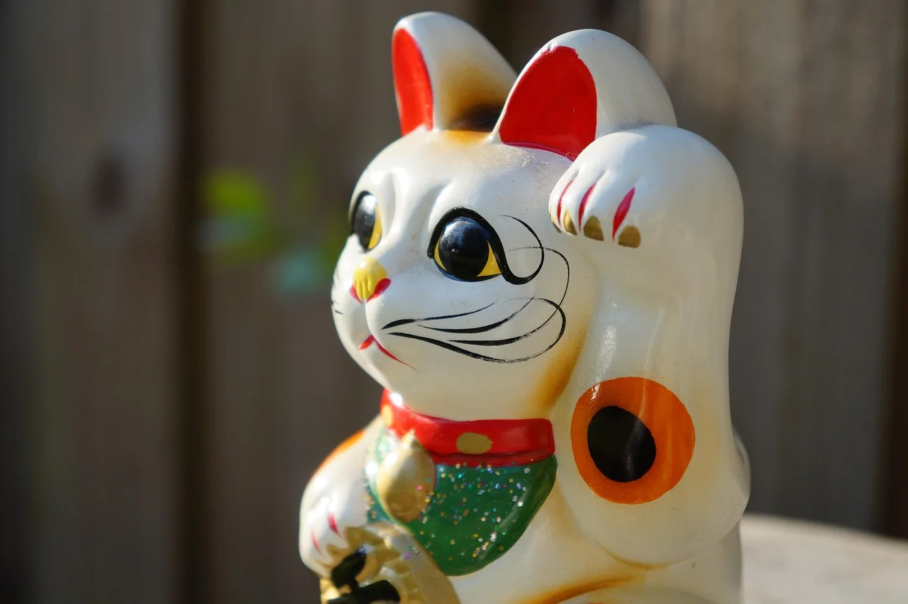 Lucky cat statue,