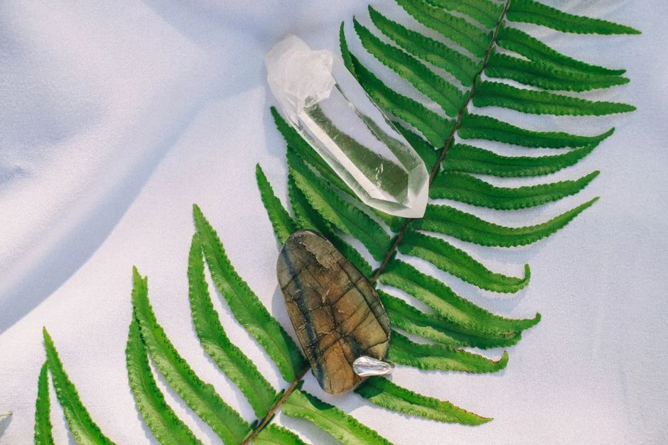 Hematite crystal, grounding
