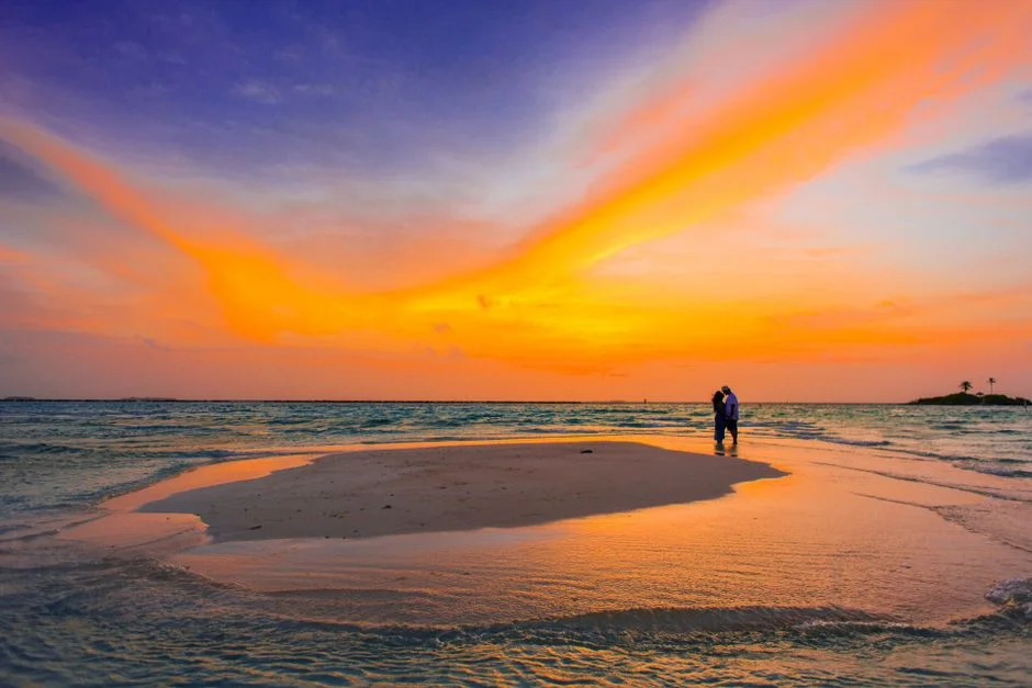 honeymoon destination, couple