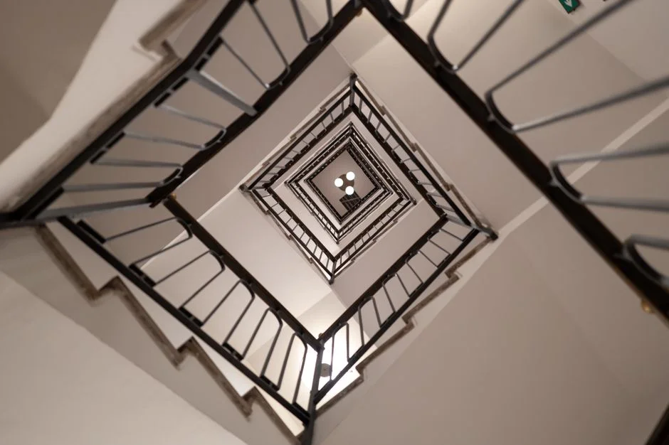 Upward stairs Feng