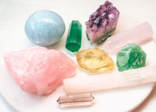 เคล็ดลับการใช้สีตามหลักฮวงจุ้ย: การผสมผสานเพื่อเสริมพลังชีวิต