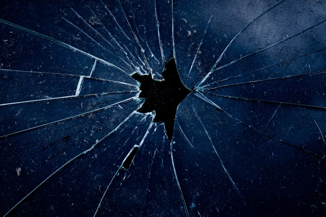 Cracked mirror Feng