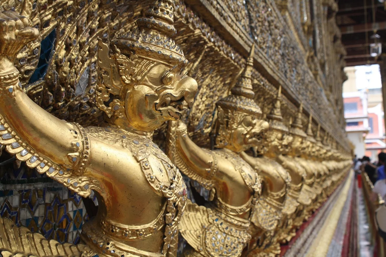 Buddhist symbolism, Garuda