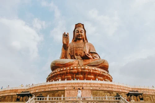 ความสำคัญของพระแม่กวนอิม: พลังแห่งพระมหากรุณาธิคุณที่ยิ่งใหญ่