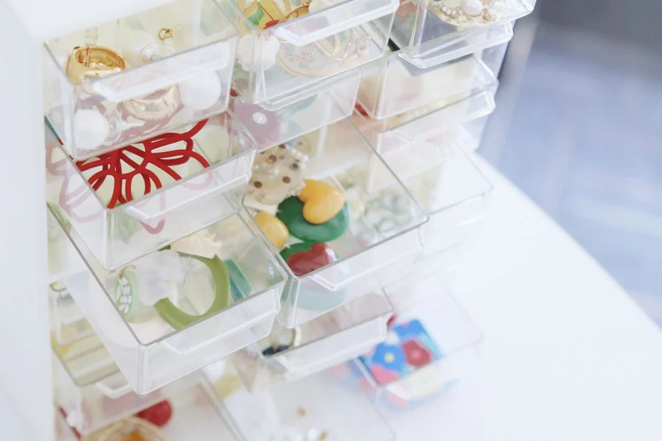 jewelry storage, dry