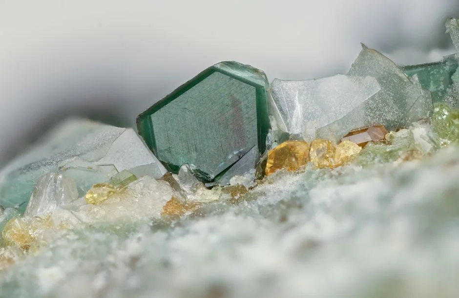 Emerald green quartz,