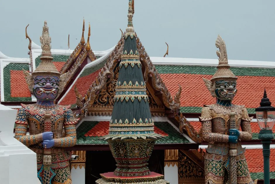 Wealth guardian statue,