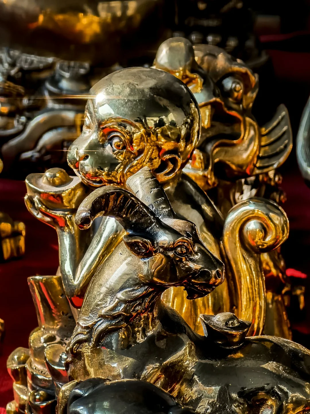 ศาสตร์แห่งการเสริมพลังมงคล: วิธีใช้รูปปั้นผีเซียว (Pi Xiu) ในหลักฮวงจุ้ยเพื่อเรียกทรัพย์สินและความรุ่งเรือง