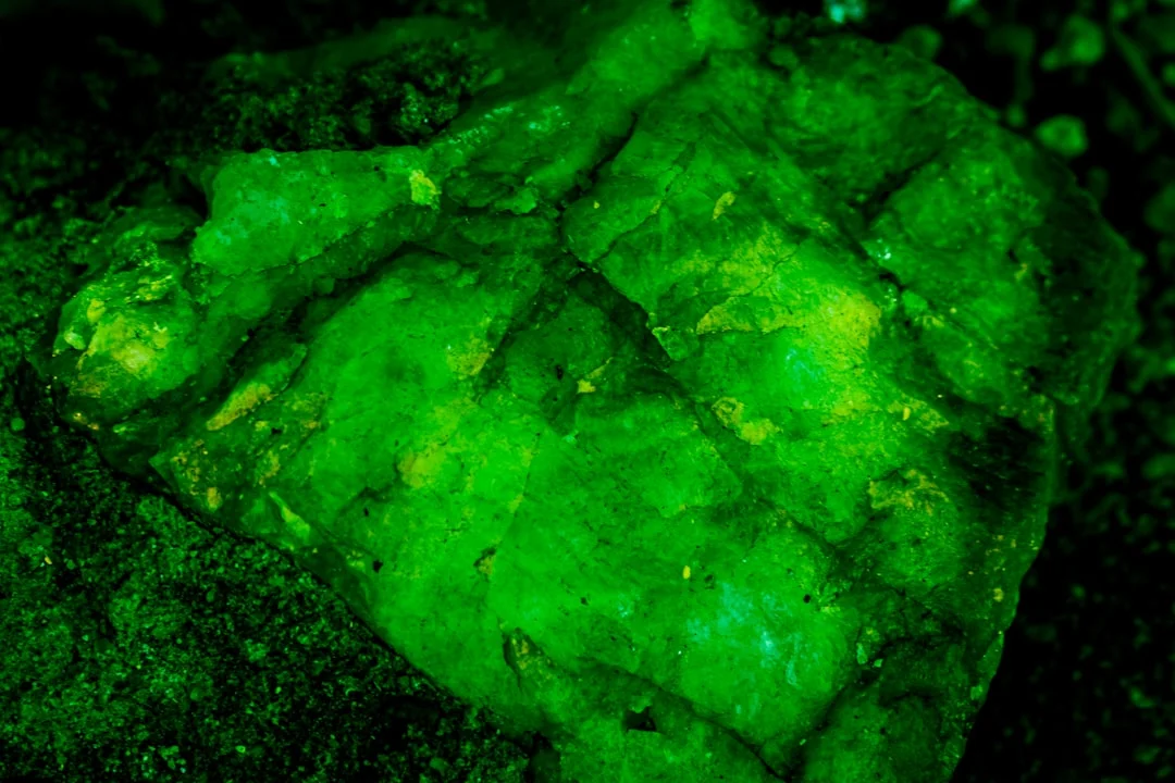 
  Jadeite Basics Understanding Acid-Etched Network Patterns
 – FengshuiGallary