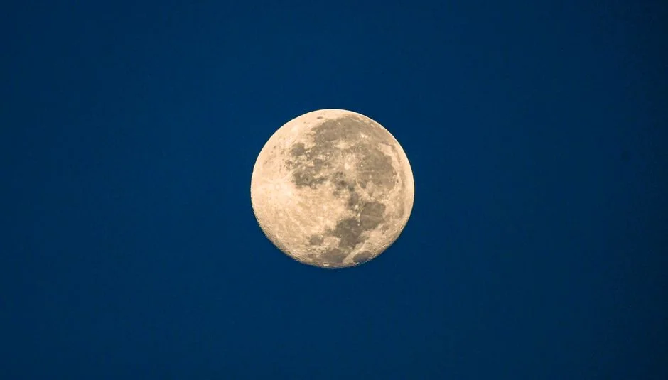 Full moon ritual,