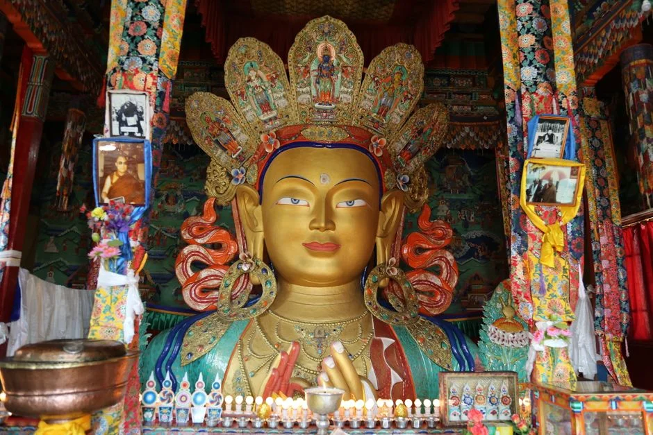 
  Longevity Buddha Meaning, Symbolism & Tibetan Buddhist Wisdom for Heal
 – FengshuiGallary