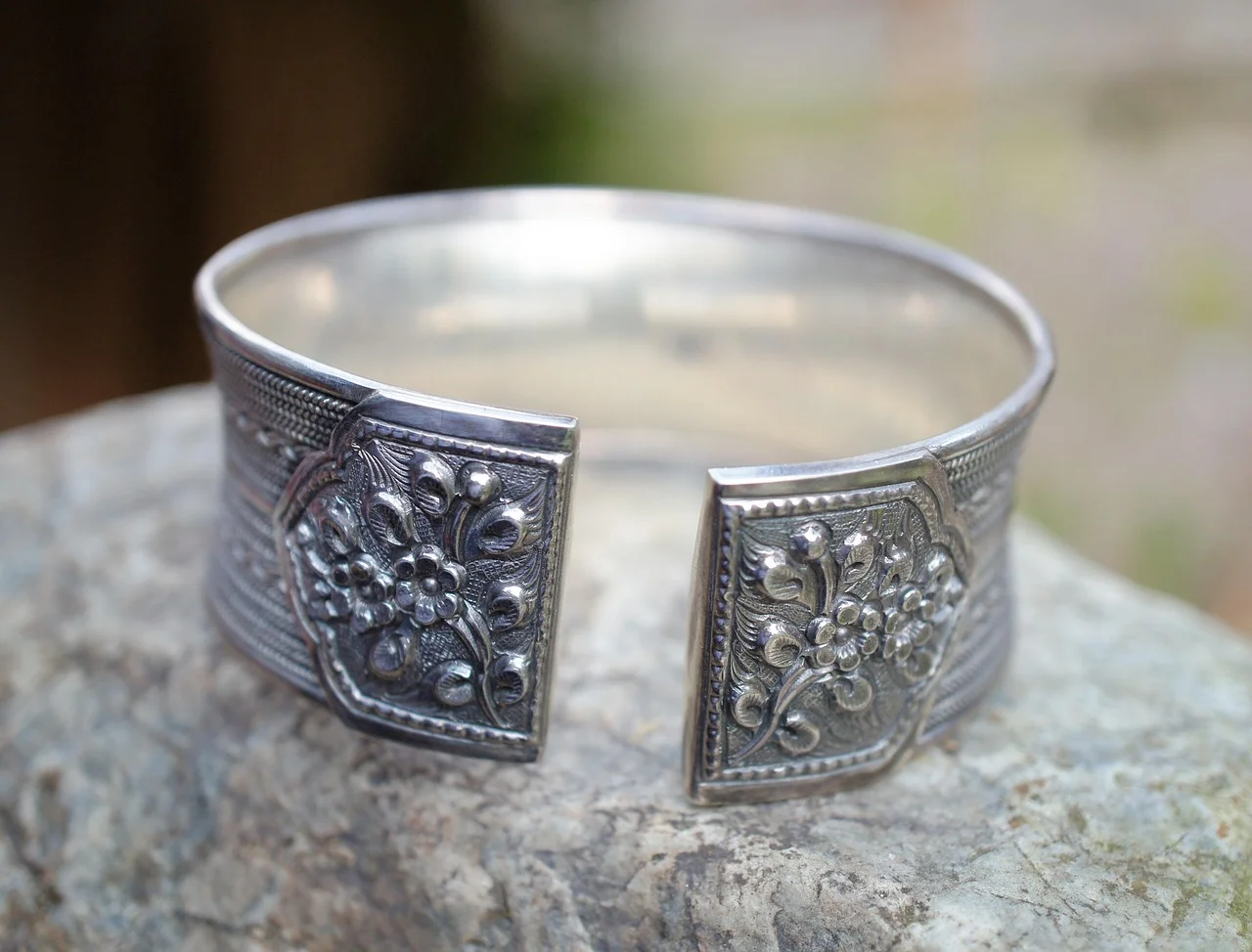 metal cuff bracelet,