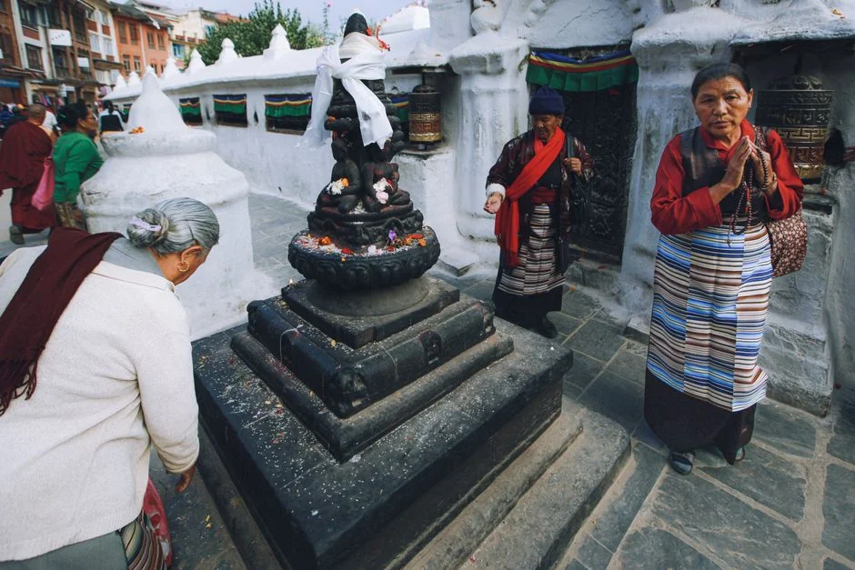 Tibetan temple, Prayer