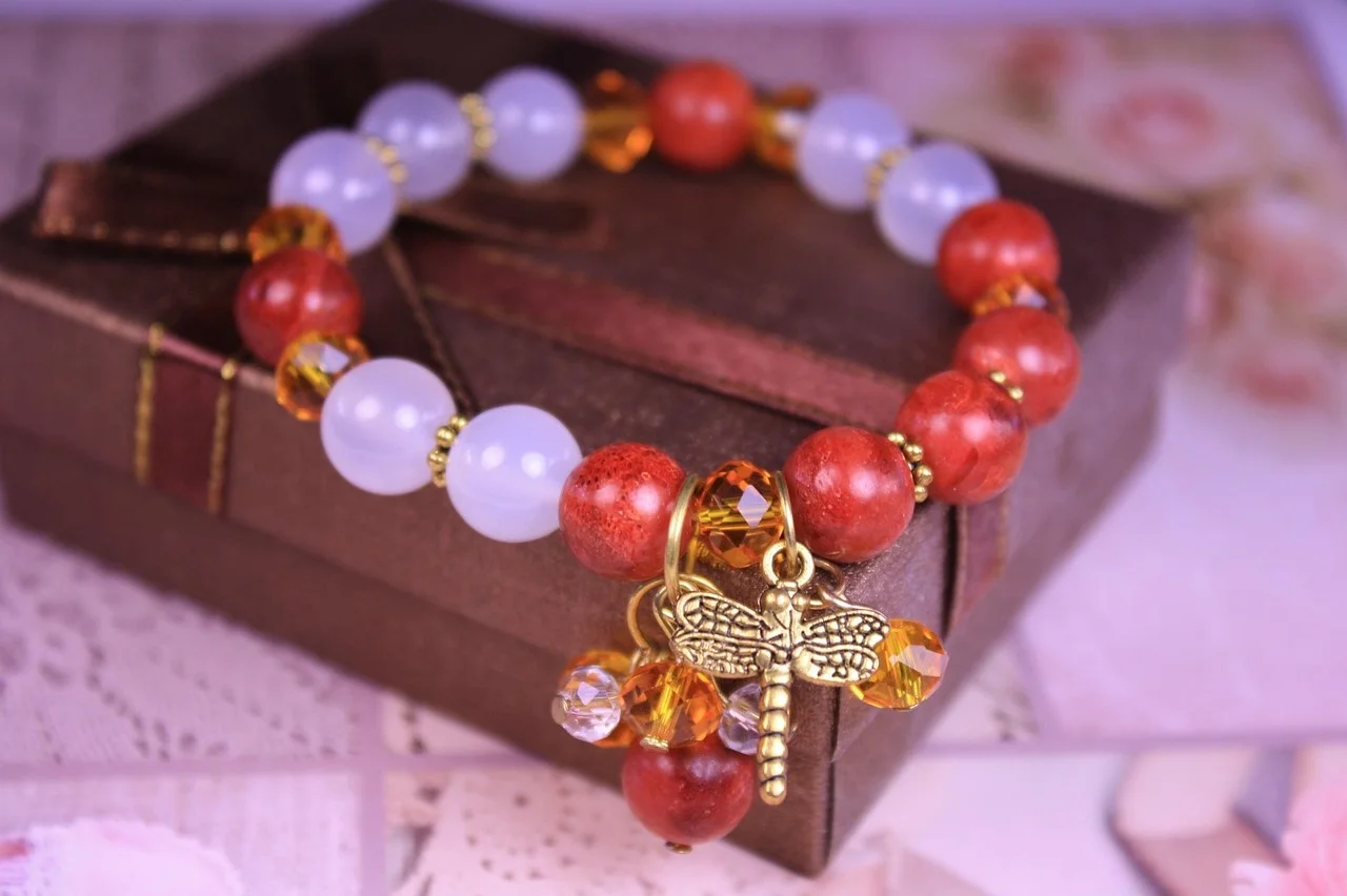 Mindfulness bracelet, present
