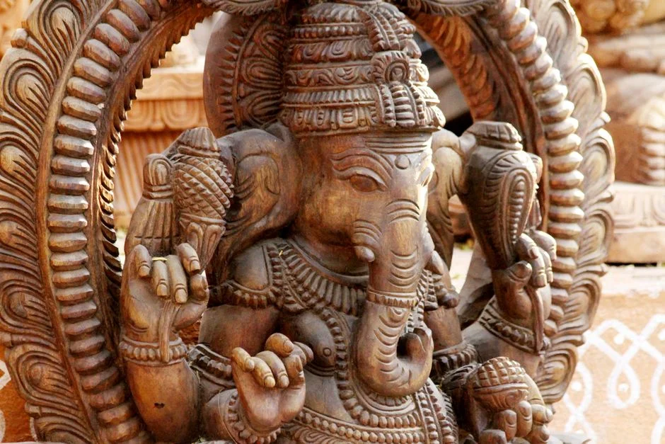 Sacred craftsmanship, Divine