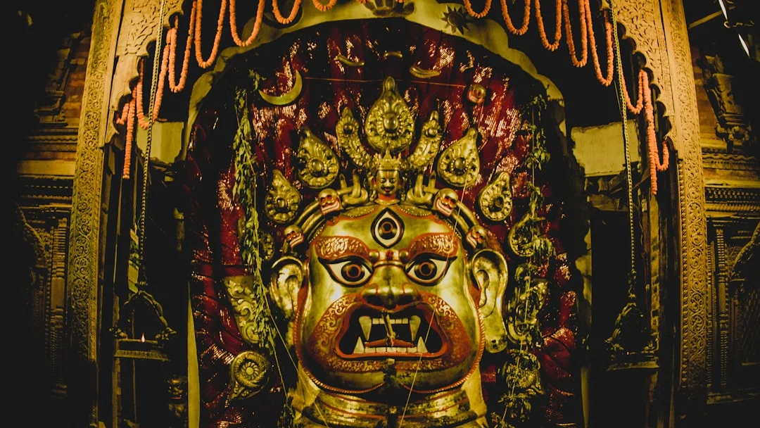 Indra god, Thunderbolt