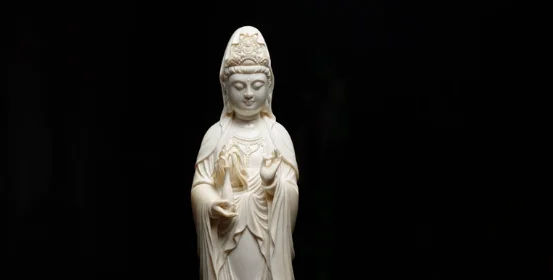 Dragon Guanyin, Jade