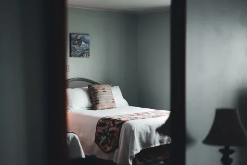 Your Bed Position for Good Feng Shui
 – FengshuiGallary